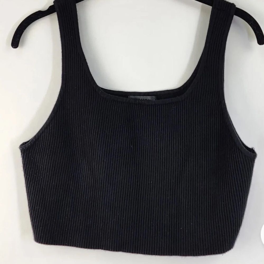 House of Harlow 1960 Black Ribbed Crop Top XL